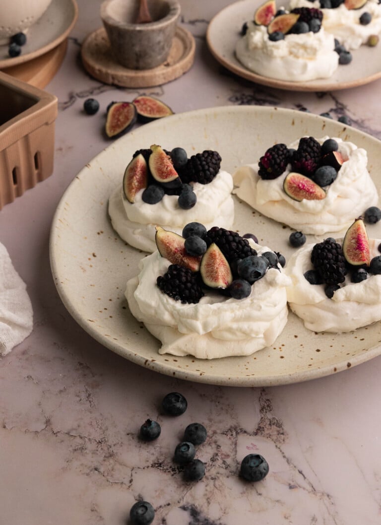 mini pavlovas_healthy Valentine's Day desserts