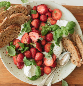 strawberry caprese burrata salad_burrata recipes