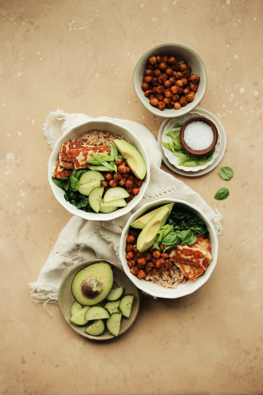 Bol de garbanzos tostados con especias tandoori