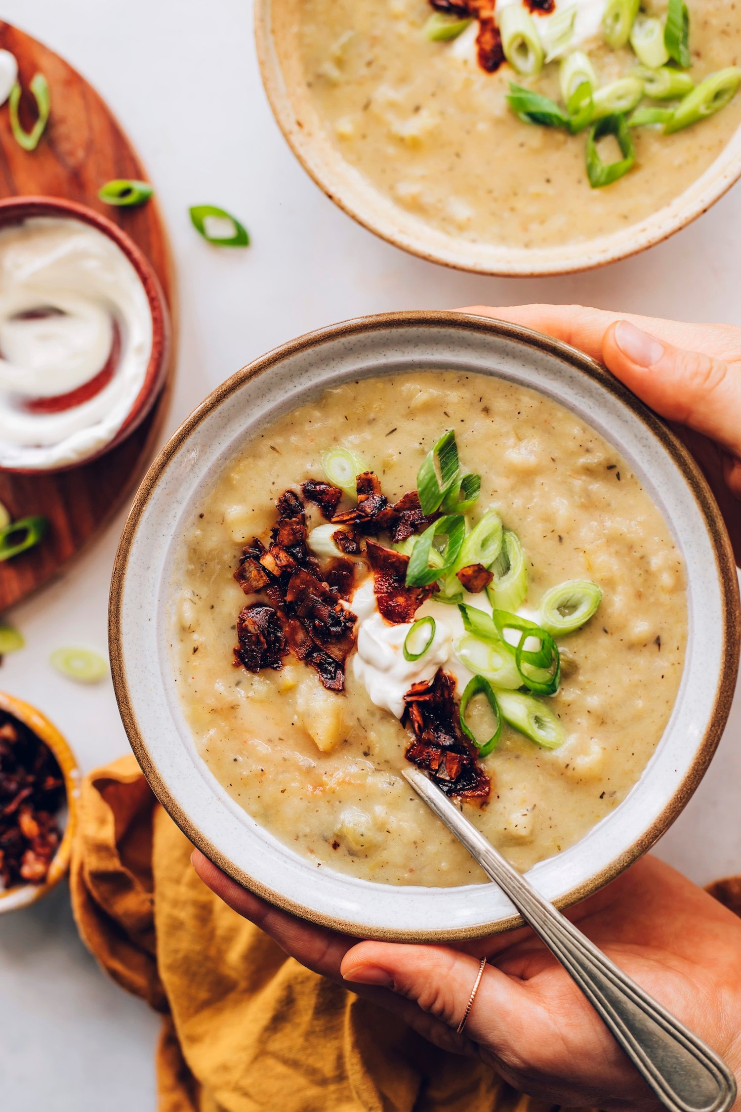 creamy vegan potato leek soup_healthy fall soup recipes