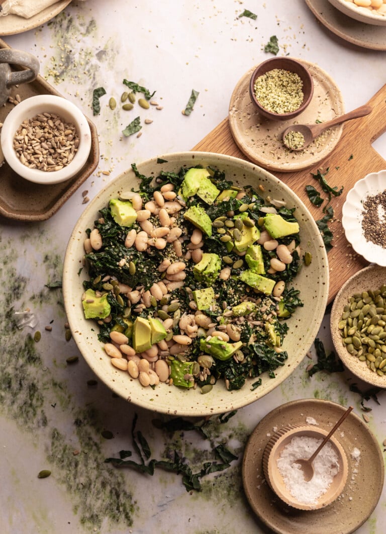 Salada de couve e feijão branco Erewhon