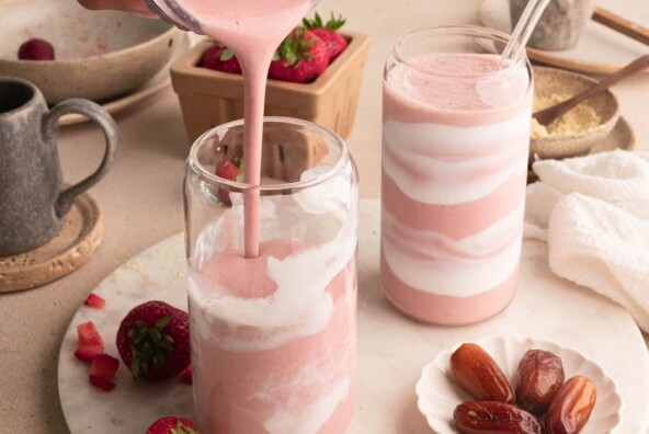 copycat erewhon strawberry probiotic smoothie