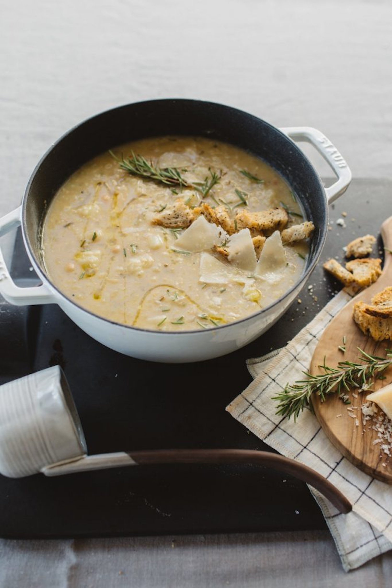 roasted cauliflower white bean soup with rosemary_healthy fall soup recipes