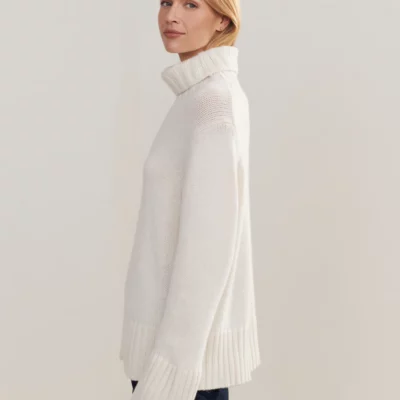 Cashmere Jet Turtleneck