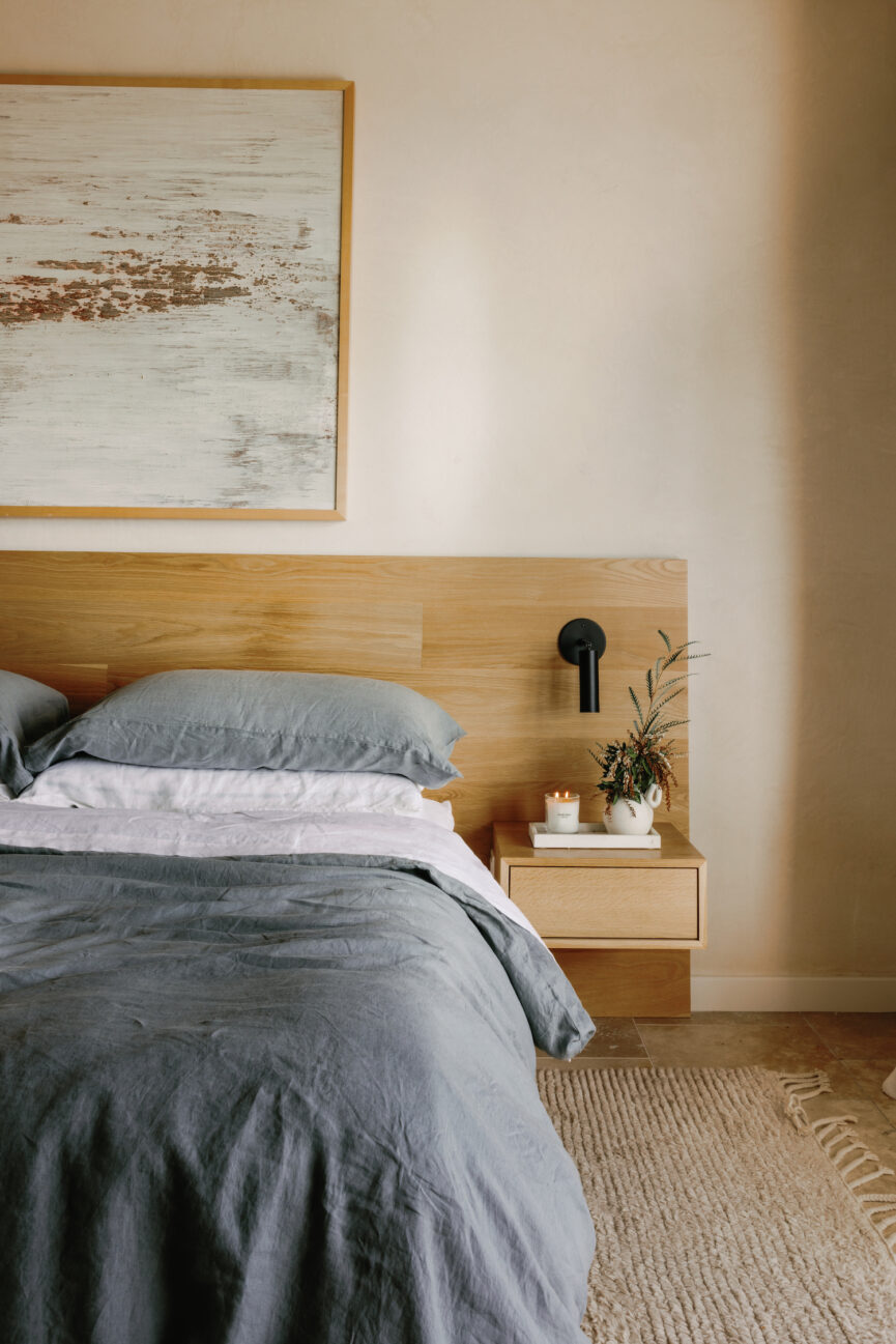 Soothing, serene bedroom.