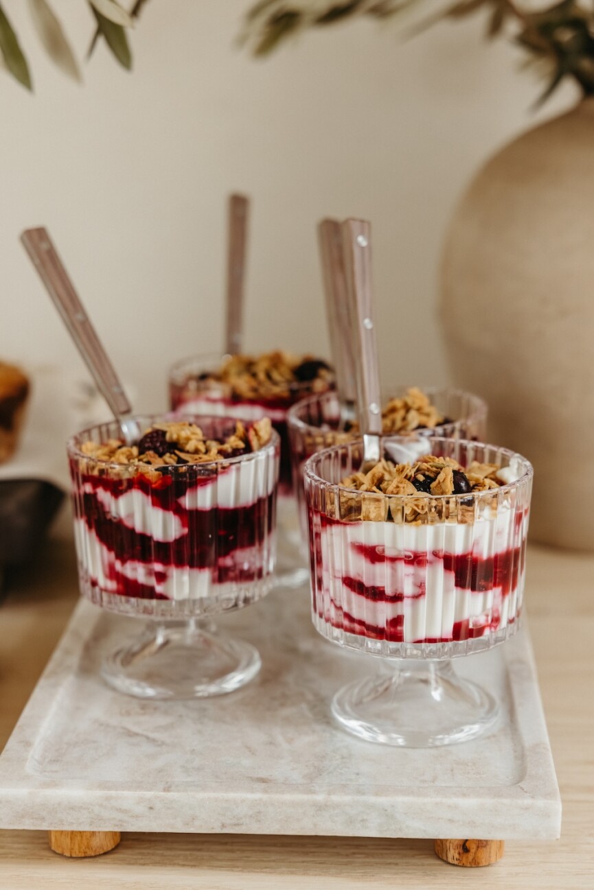 fruit and yogurt parfaits, breakfast