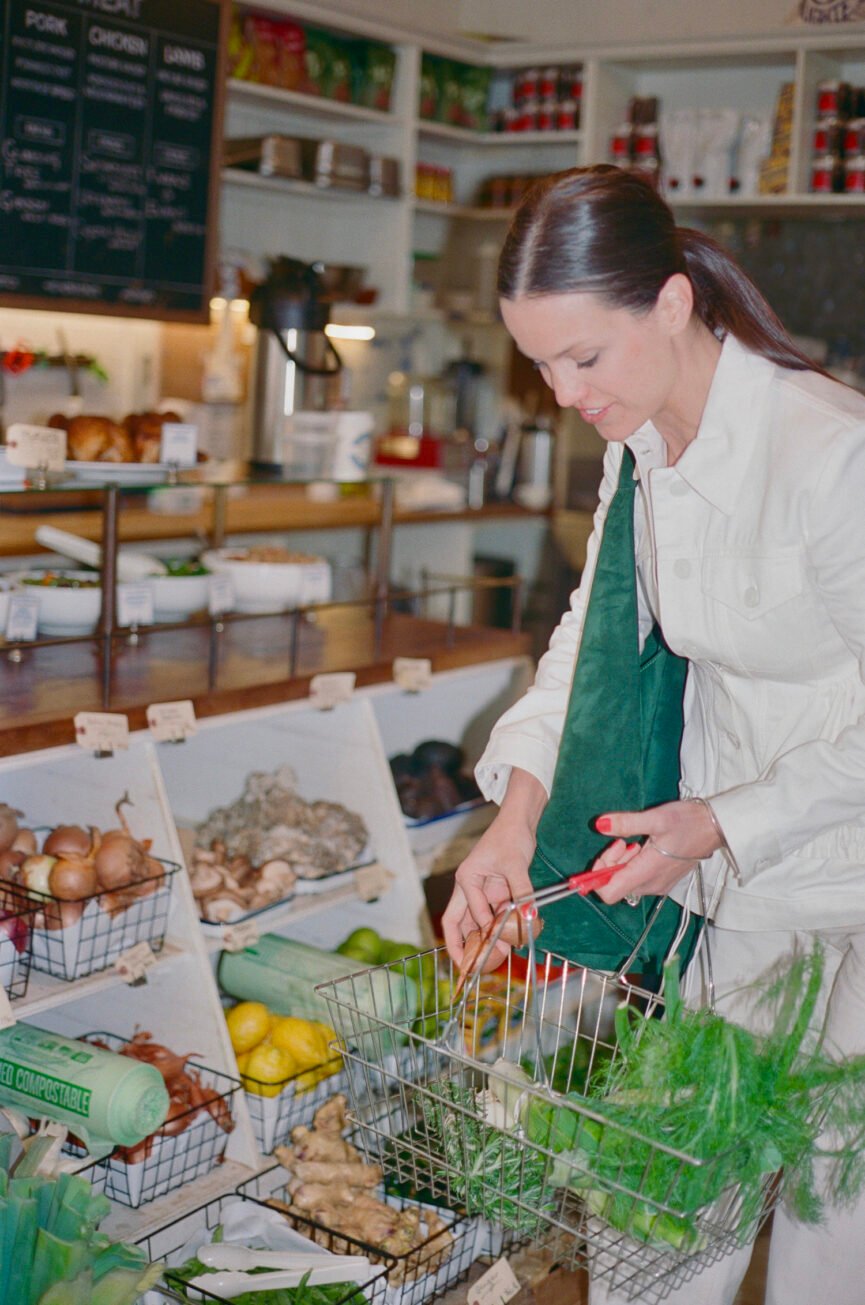 Julianne Fraser grocery shopping