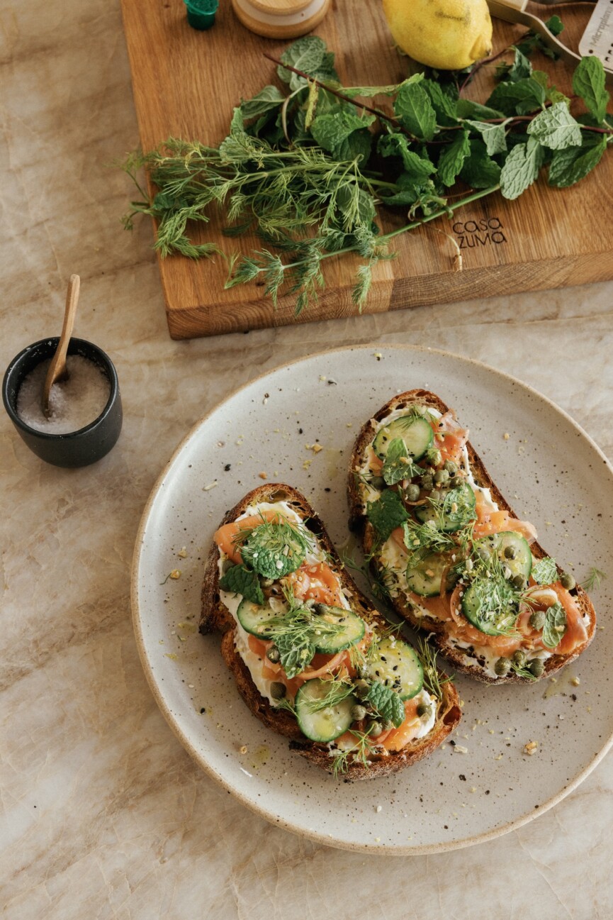 Smoked salmon toast recipe