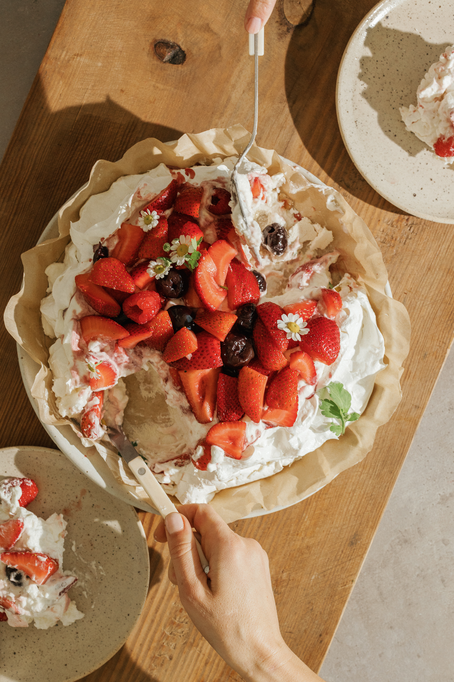 strawberries and cream pavlova