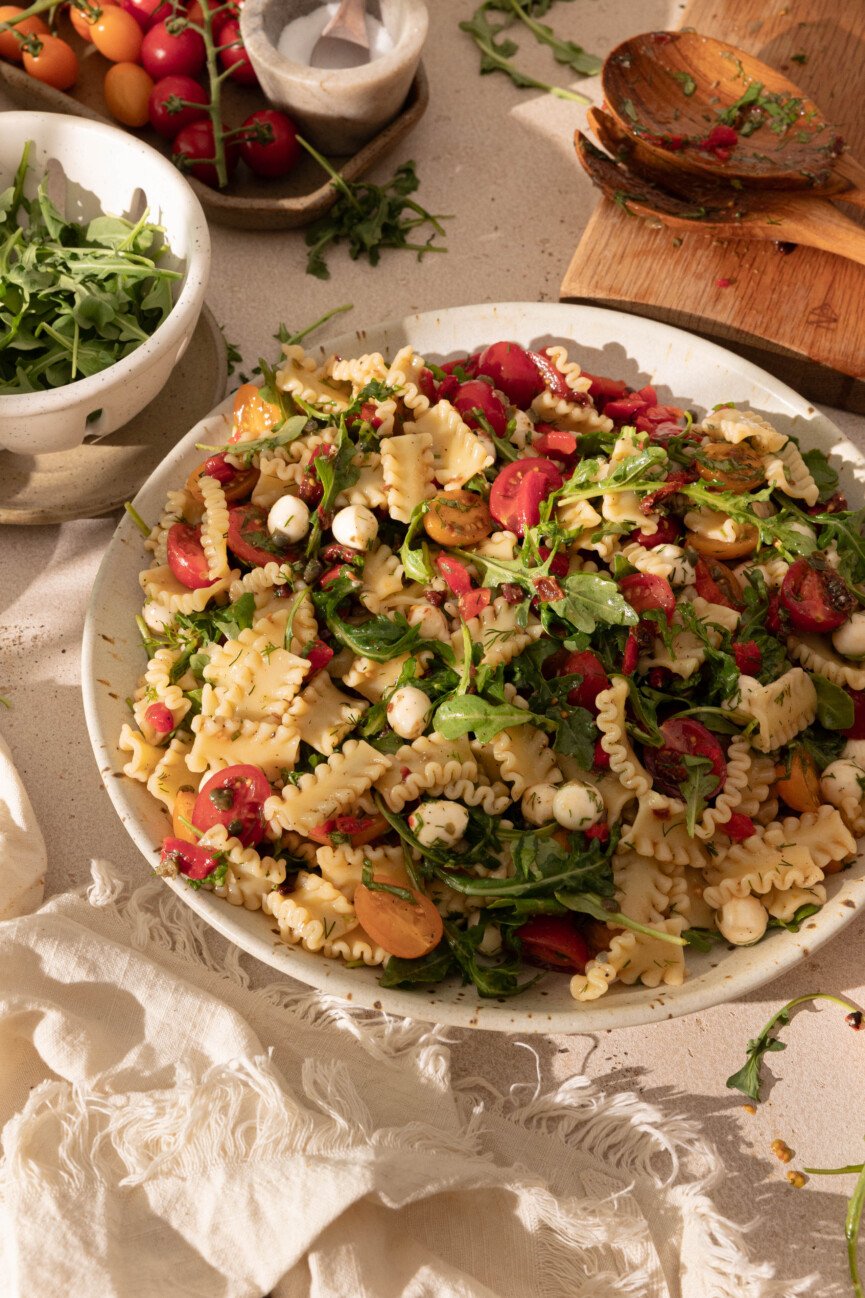 roasted red pepper caprese pasta salad