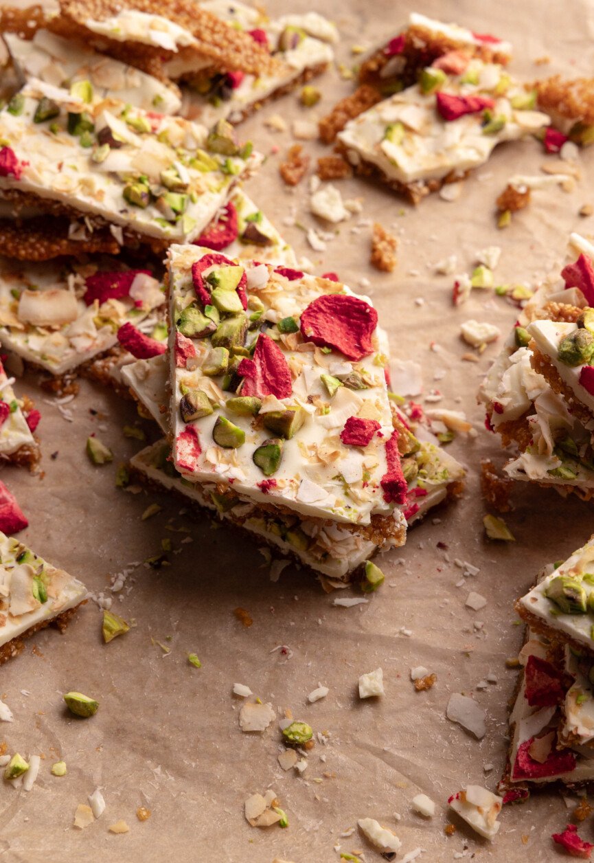 Puffed Quinoa white Chocolate Bark with pistachios