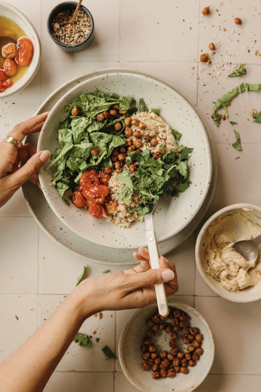 mediterranean quinoa breakfast bowl3