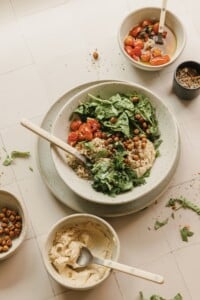 mediterranean quinoa breakfast bowl3