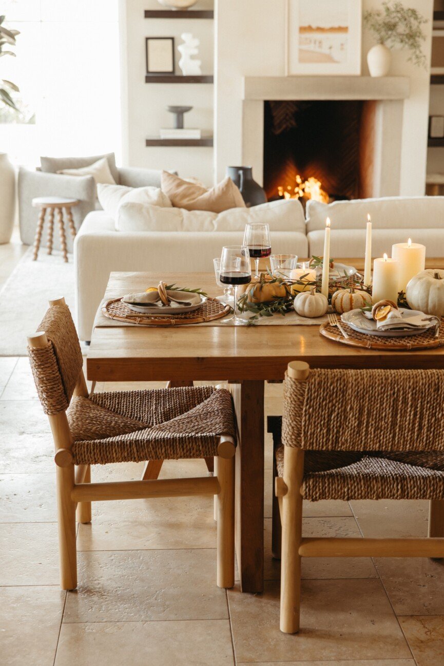 Organic Thanksgiving table aesthetic