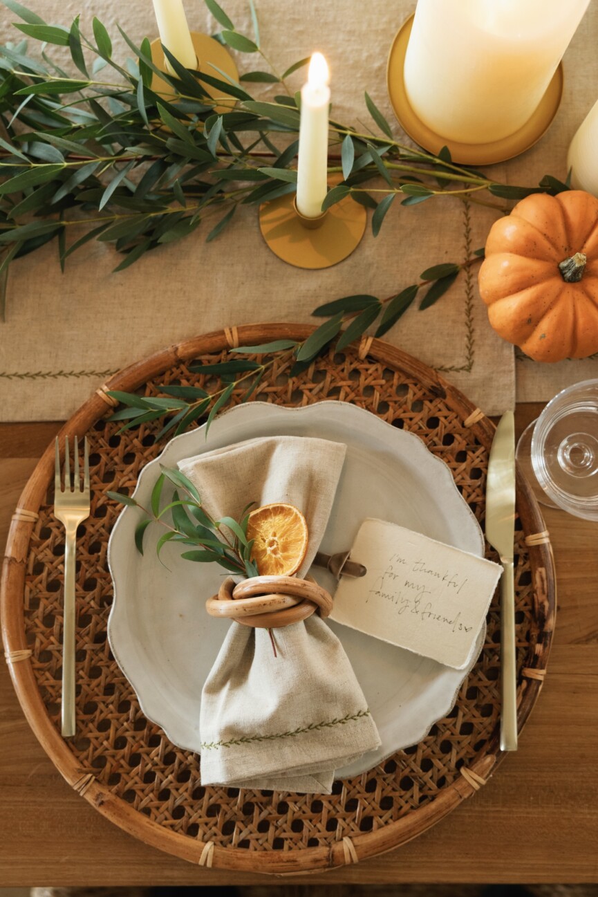 Thanksgiving gratitude note place setting