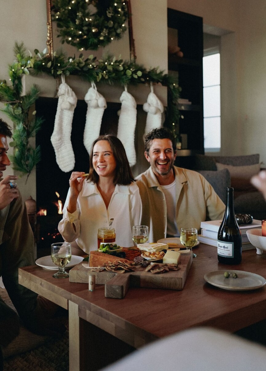 holiday dinner party at home