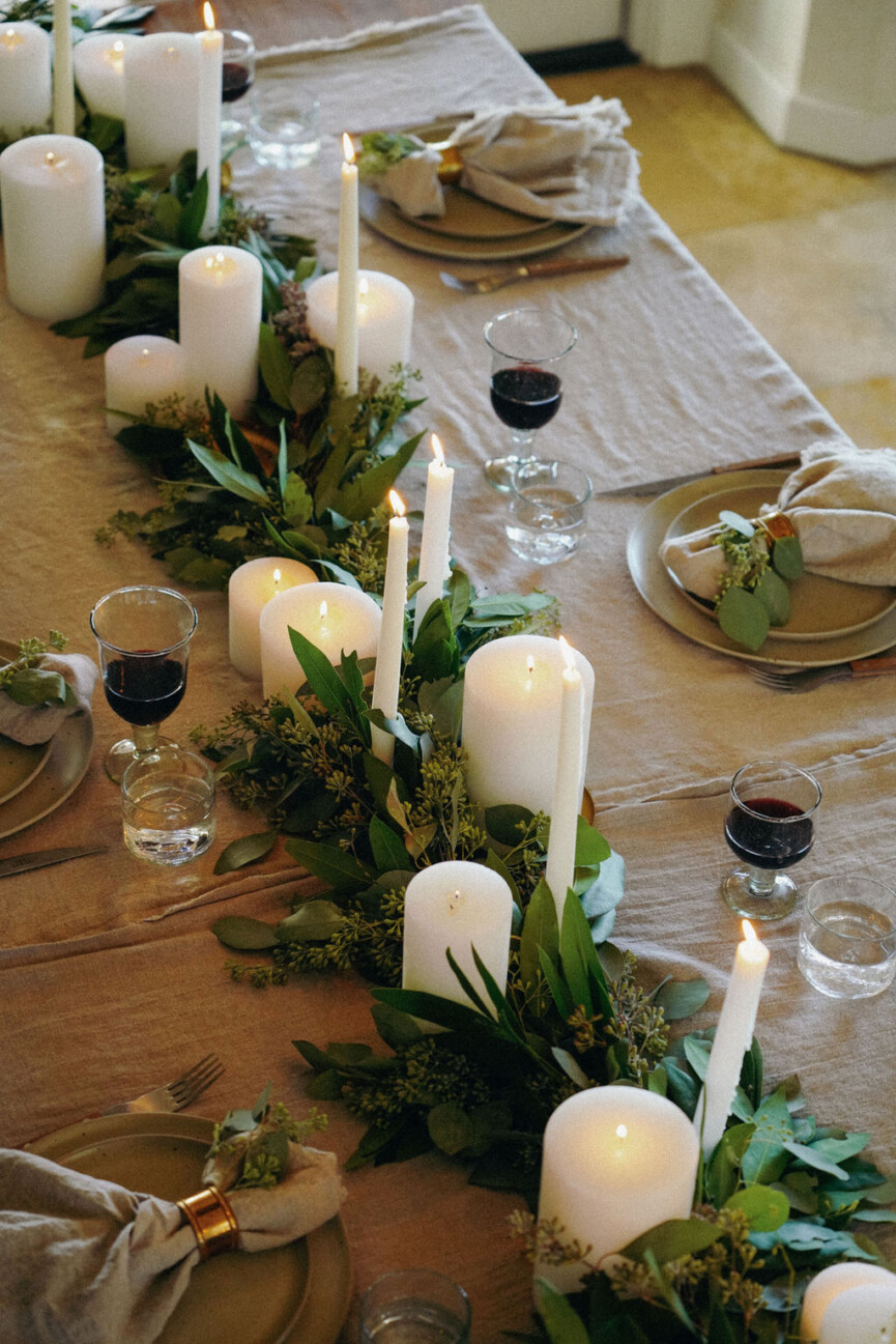holiday dinner party table setting
