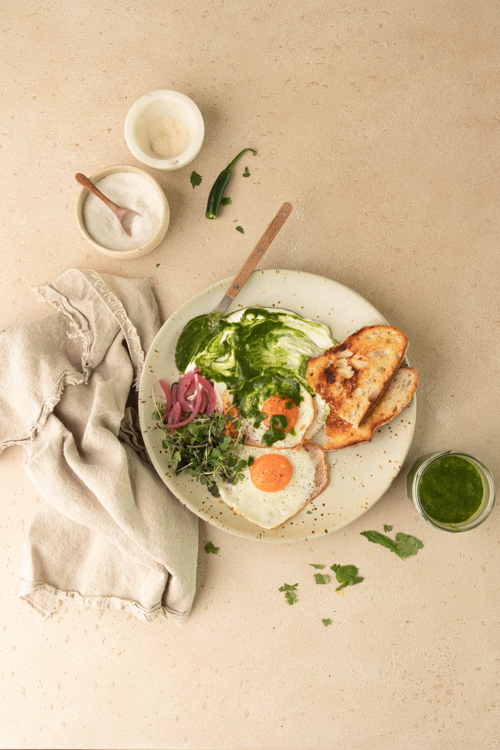 Hoe maak je thuis groene chutney (eenvoudig en vers)